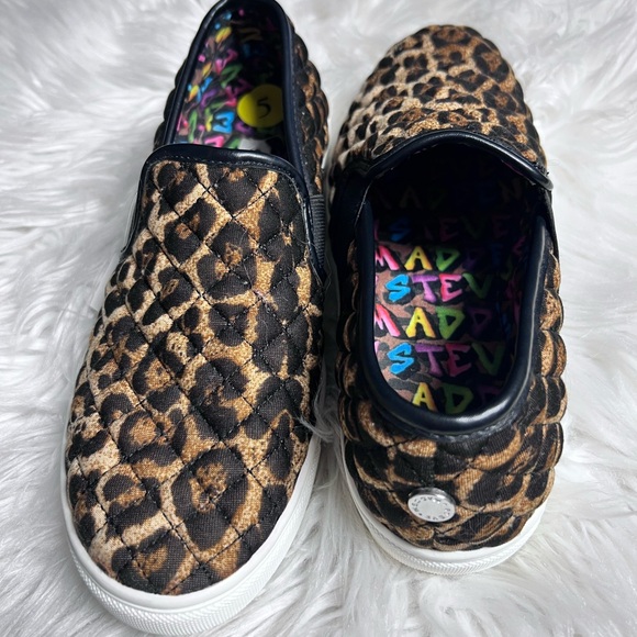 Steve Madden Kids Leopard Slip-On Sneakers - Picture 4 of 7